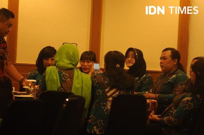 Kelompok waria dalam seminar PKBI di Hotel Santika Yogyakarta, 11 Januari 2020. IDN Times/Pito Agustin Rudiana