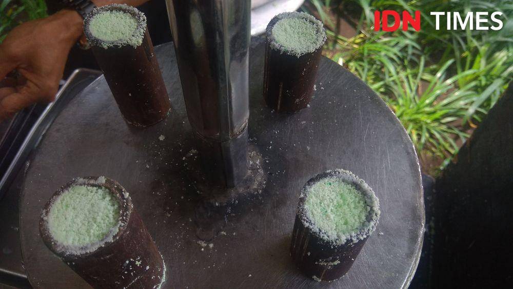Kue Putu. (IDN Times/Wildan Ibnu)