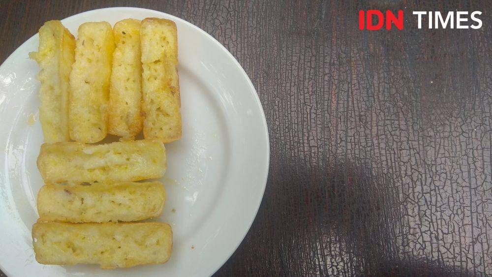 Kue Pancong. (IDN Times/Wildan Ibnu)