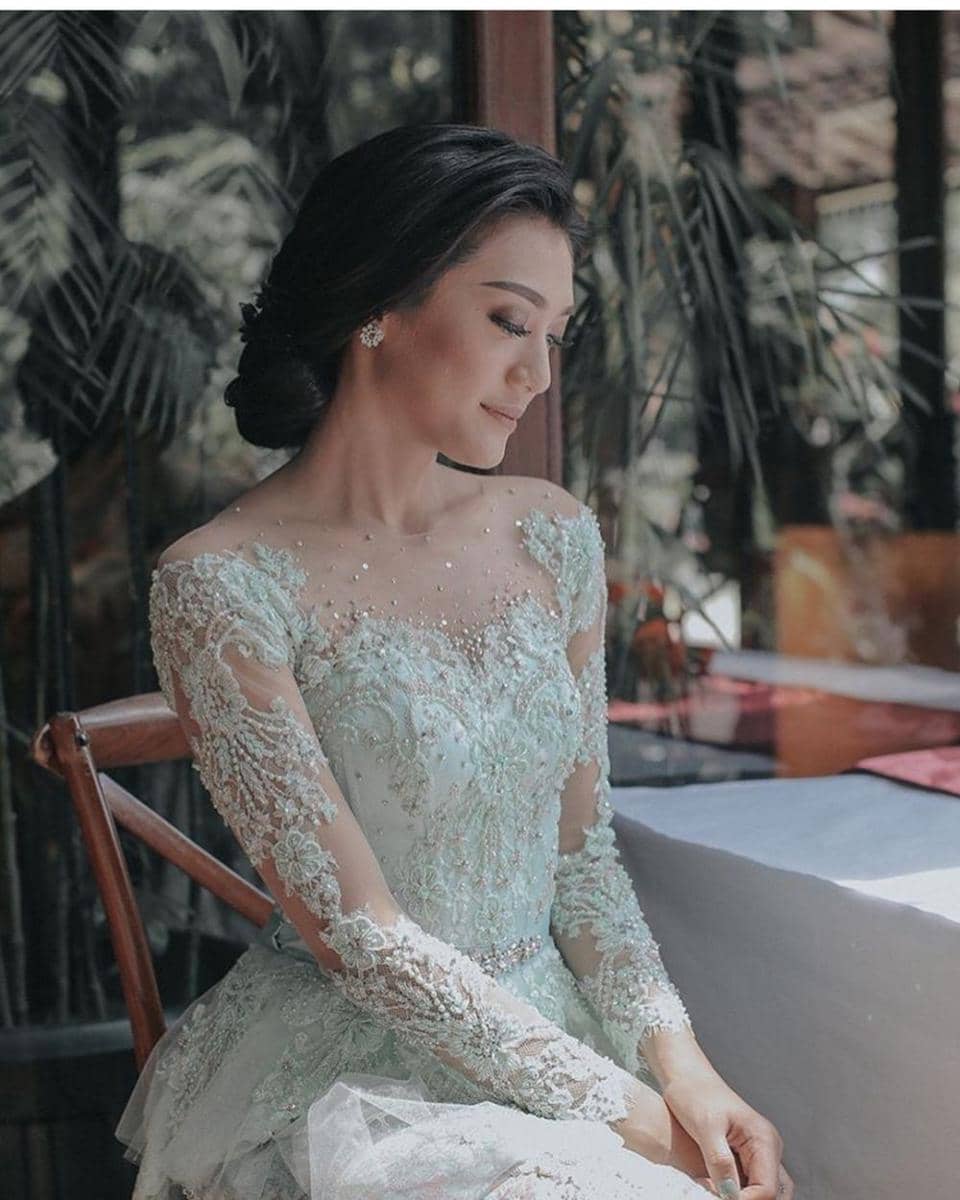 instagram.com/anissaaziza