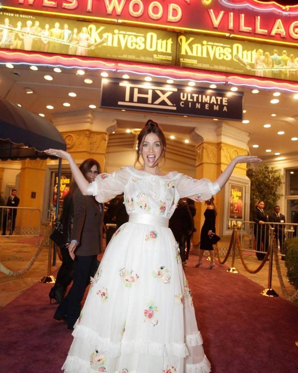 Instagram.com/ana_d_armas/