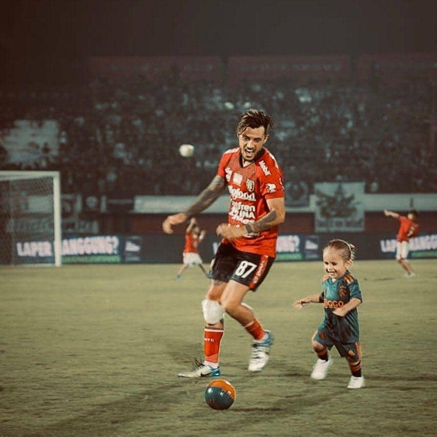 instagram.com/stefanolilipaly