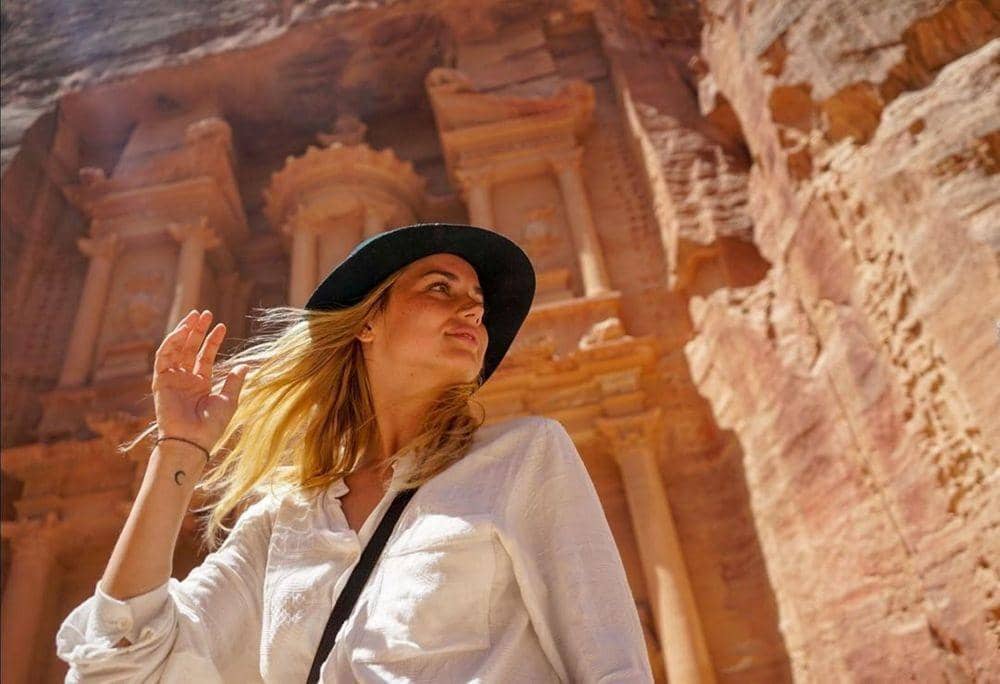 Instagram.com/ana_d_armas/