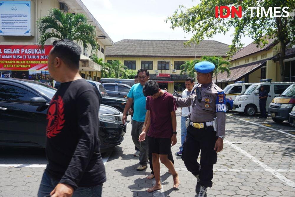 Sepuluh remaja diamankan karena diduga akan lakukan klitih, Minggu (12/1). (IDN Times/Tunggul Damarjati)