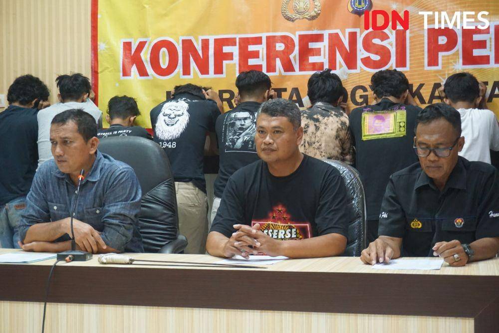 Sepuluh remaja diamankan karena diduga akan lakukan klitih, Minggu (12/1). (IDN Times/Tunggul Damarjati)