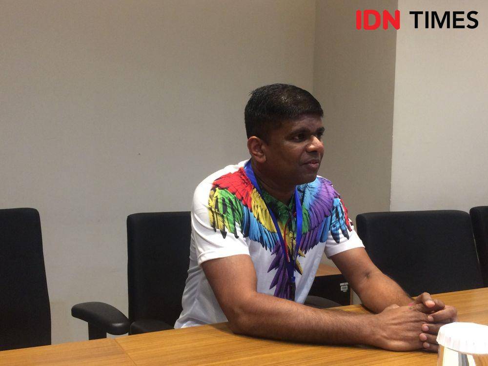 Manoharan Karthigasu, Pimpinan Pusat Keunggulan Pengajaran dan Pembelajaran Sampoerna University menjelaskan kegiatan Disrupted dalam acara konferensi pers. 11 Januari 2020. IDN Times/M. Tarmizi Murdianto