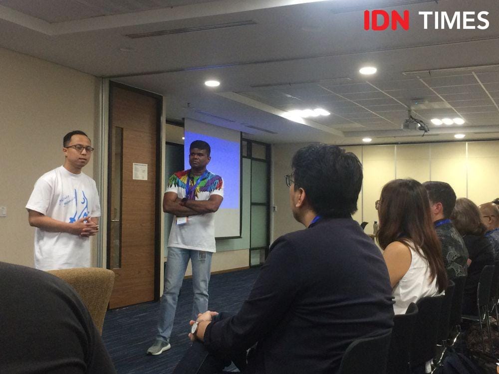 Manoharan Karthigasu bersama Senior Manager Newsroom Bukalapak dalam sesi QnA. 11 Januari 2020. IDN Times/M. Tarmizi Murdianto