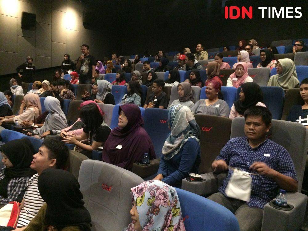 Maliki, salah satu teman netra sedang menyampaikan pengalamannya setelah mengikuti acara nonton bareng film NKCTHI. 12 Januari 2020. IDN Times/M. Tarmizi Murdianto