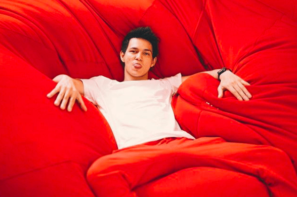 instagram.com/marcelldarwin