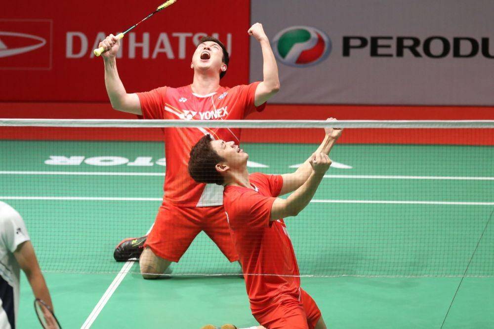 Lee Yong-dae dan pasangannya, Kim Gi-jung, juara di Malaysia Masters 2020. Twitter/@BWFmedia