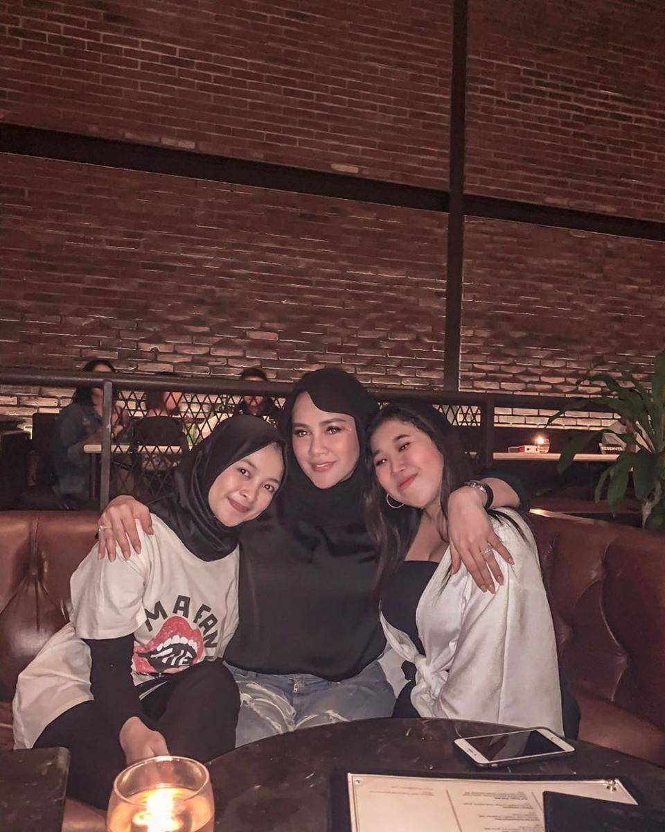 instagram.com/kikysaputrii