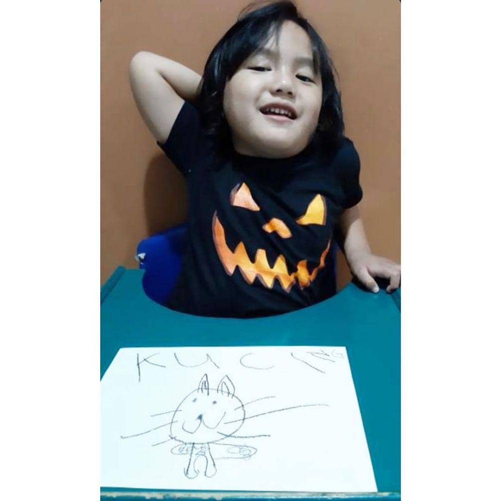 instagram.com/winatalia