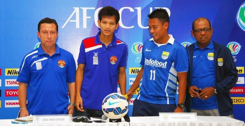 Emral Abus saat jadi pelatih kepala Persib di ajang Piala AFC 2015. ANTARA/Agus Bebeng