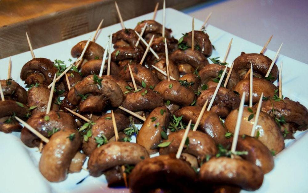 twitter.com/LyndeyMilan