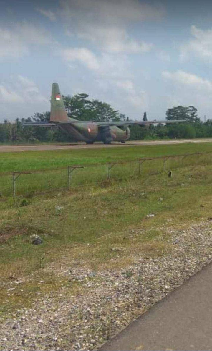 Tangkap layar dari video Pesawat Hercules C-130 yang mendarat darurat di Aceh Utara (Dok. Istimewa)