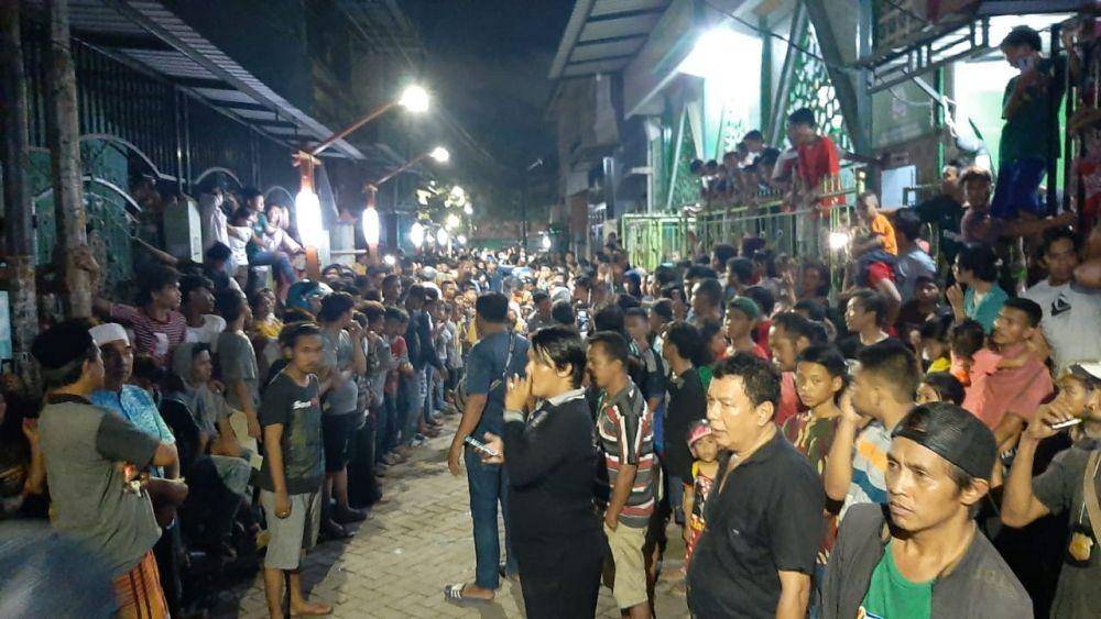 Petugas jajaran Polrestabes Makassar usai menindak tegas residivis jambret di Makassar / Istimewa