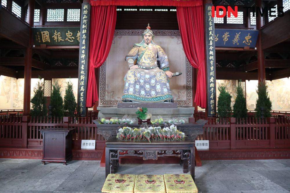 Patung Jenderal Yue Fei di Kuil Yue Fei, Kota Hangzhou, Tiongkok (IDN Times/Mela Hapsari)