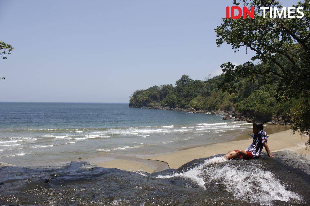 Suasana Pantai Banyu Anjlok, Malang. (IDN Times/Reza Iqbal)