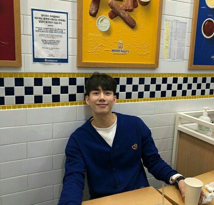 instagram.com/sonwoohyeon7