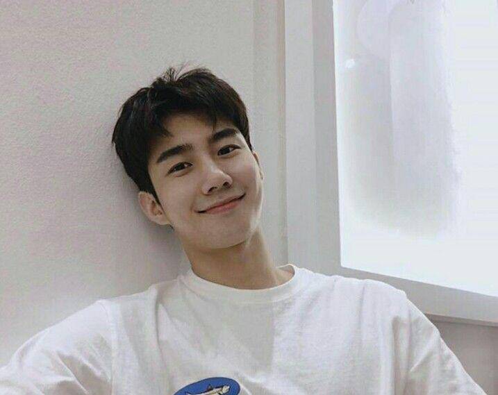 instagram.com/sonwoohyeon7