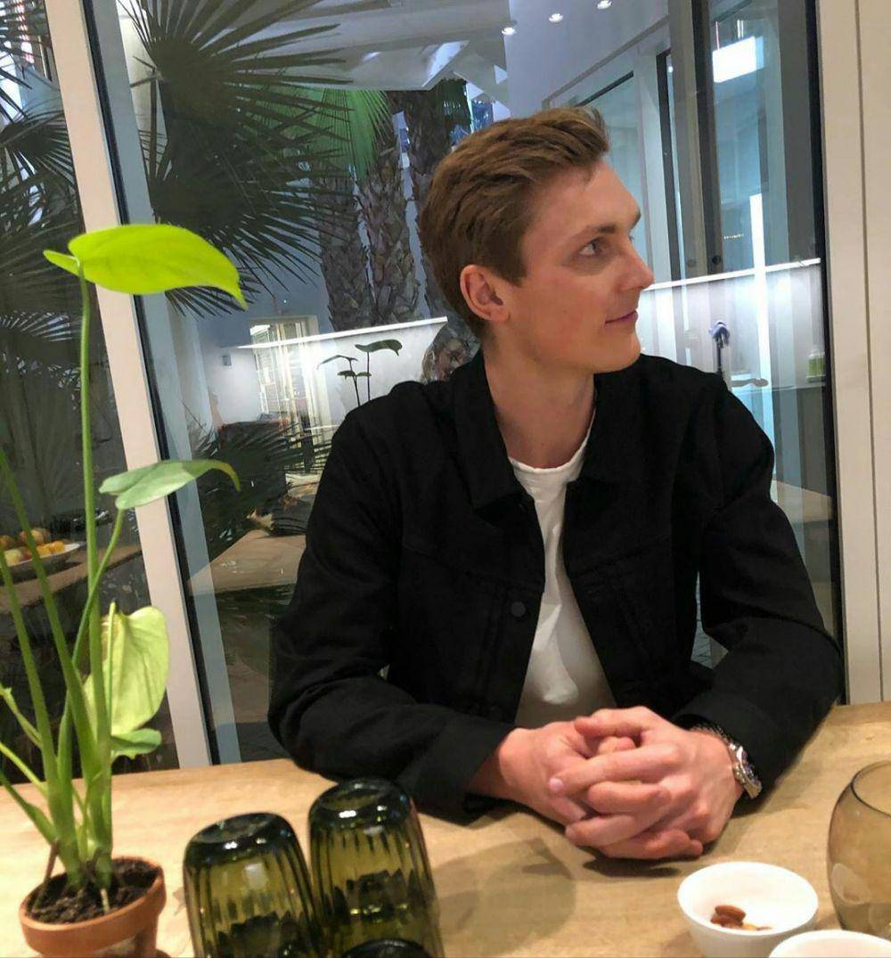 instagram.com/viktoraxelsen