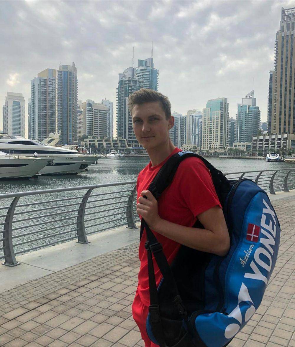 instagram.com/viktoraxelsen
