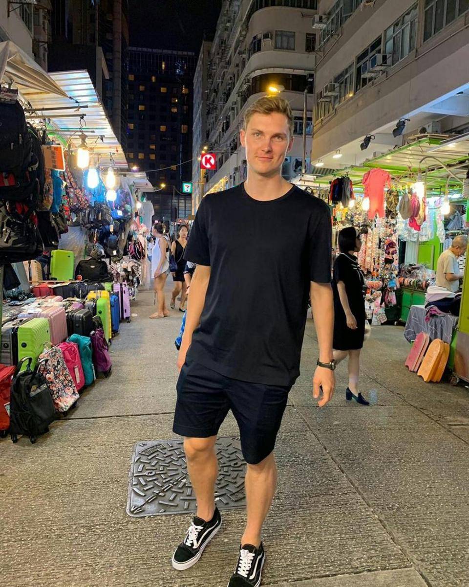 instagram.com/viktoraxelsen