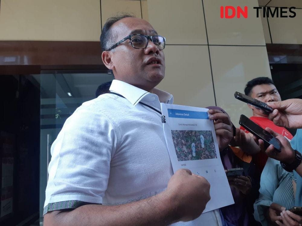 Dirreskrimsus Polda Jatim Kombes Pol Gidion Arif Setyawan ketika diwawancarai kasus investasi MeMiles, Senin (13/1). IDN Times/Ardiansyah Fajar