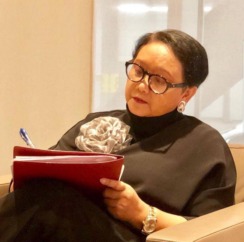 (Menteri Luar Negeri Retno Marsudi) www.instagram.com/@retno_marsudi