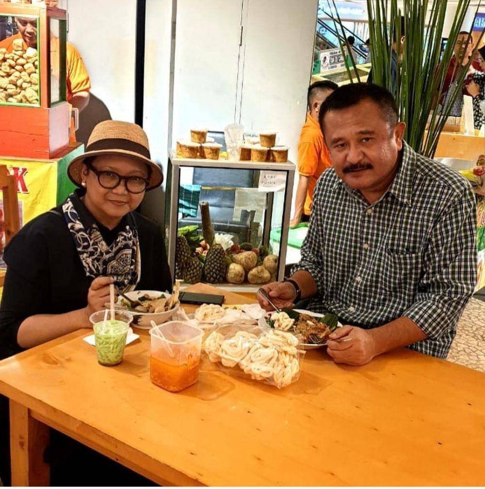 (Menteri Luar Negeri Retno Marsudi bersama suami Agus Marsudi) www.instagram.com/@retno_marsudi