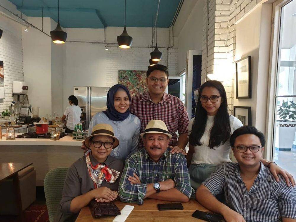 (Menlu Retno Marsudi bersama keluarga) www.instagram.com/@retno_marsudi