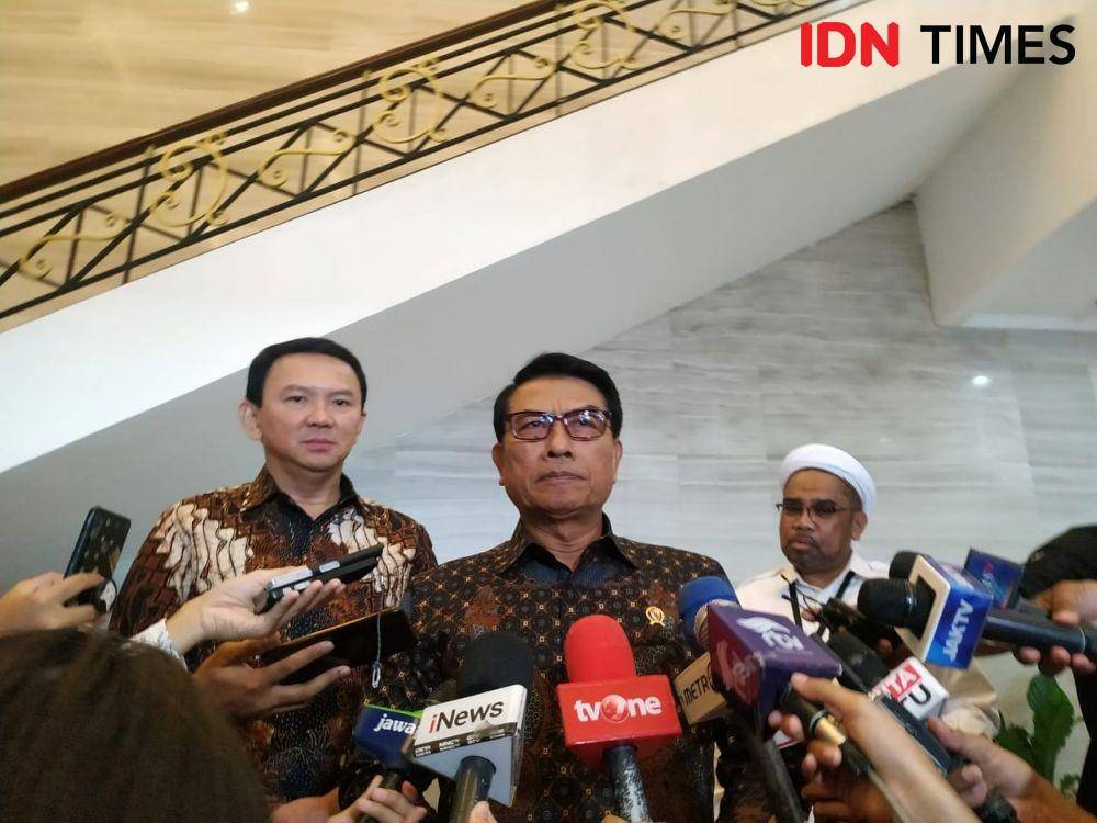 Kepala Staf Kepresidenan Moeldoko dan Komisaris Utama Pertamina Basuki Tjahaja Purnama di Gedung Kantor Staf Presiden, Jakarta Pusat, Selasa 14 Januari 2020 (IDN Times/Teatrika Handiko Putri)