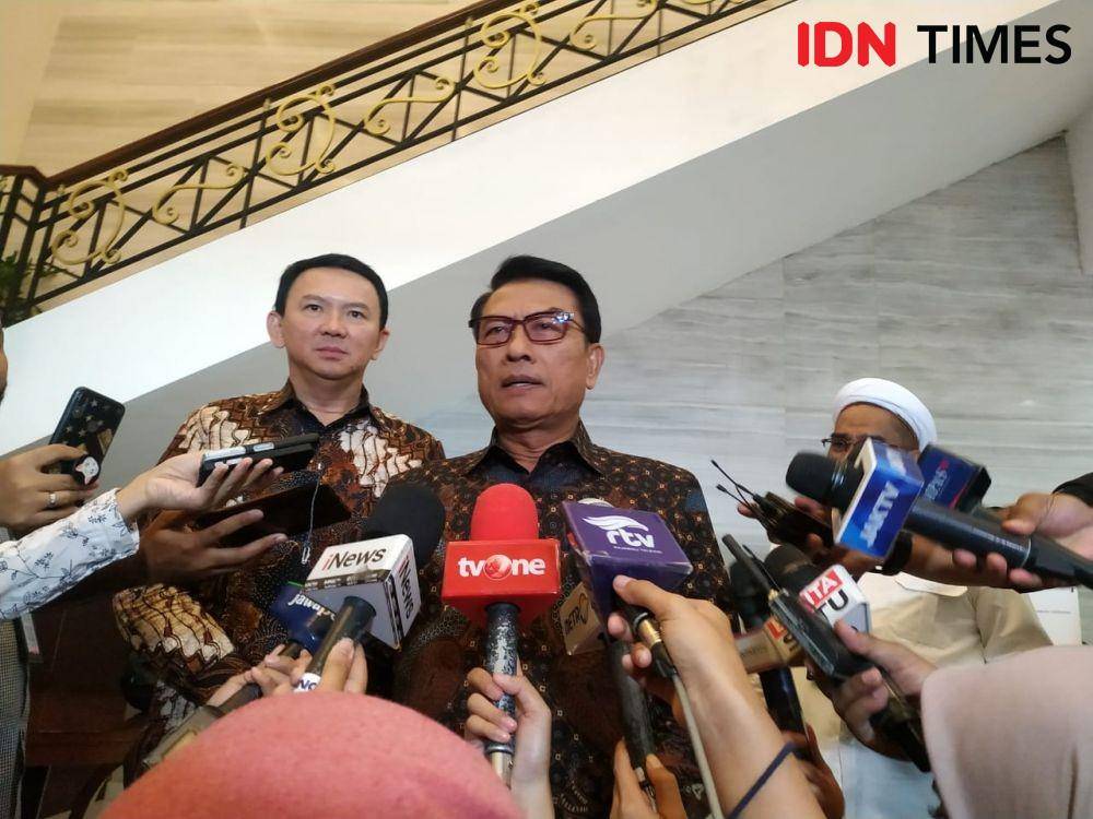 Kepala Staf Kepresidenan Moeldoko dan Komisaris Utama Pertamina Basuki Tjahaja Purnama di Gedung Kantor Staf Presiden, Jakarta Pusat, Selasa 14 Januari 2020 (IDN Times/Teatrika Handiko Putri)