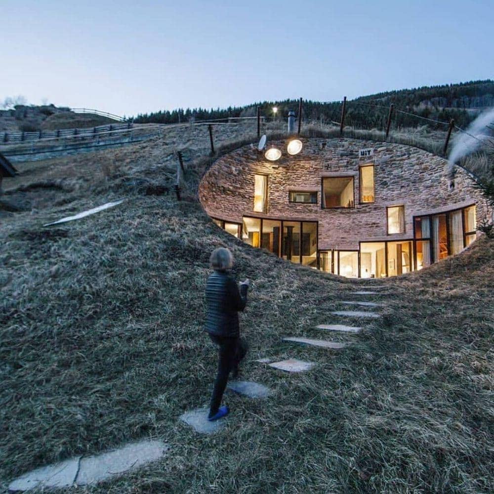 instagram.com/telltaletiny