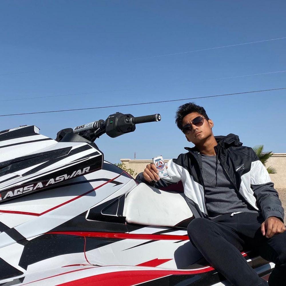 instagram.com/aqsaaswar