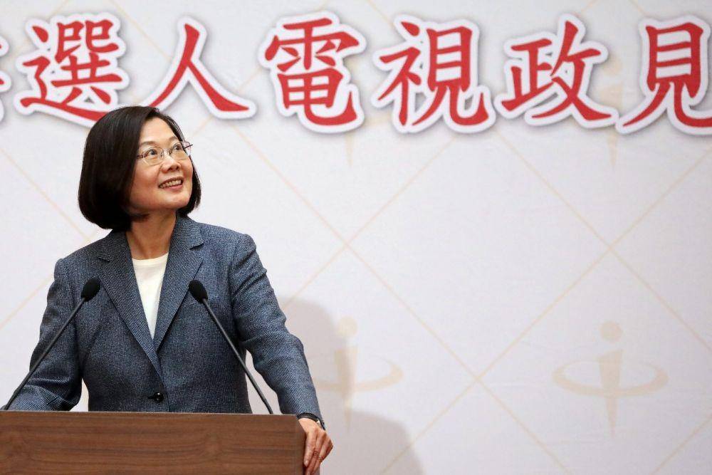 Presiden Taiwan Tsai Ing-wen memberikan keterangan kepada media setelah pidato langsung kebijakan kedua menjelang pemilu pada Januari mendatang di Taipei, Taiwan, pada 25 Desember 2020. ANTARA FOTO/REUTERS/Ann Wang