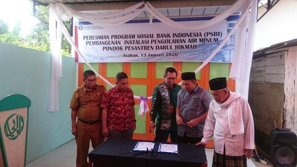 Bank Indonesia berikan instalasi air minum untuk pondok pesantren (Dok.IDN Times/istimewa)