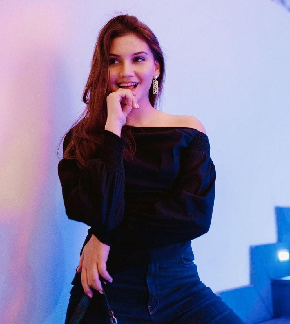 instagram.com/chelseashania