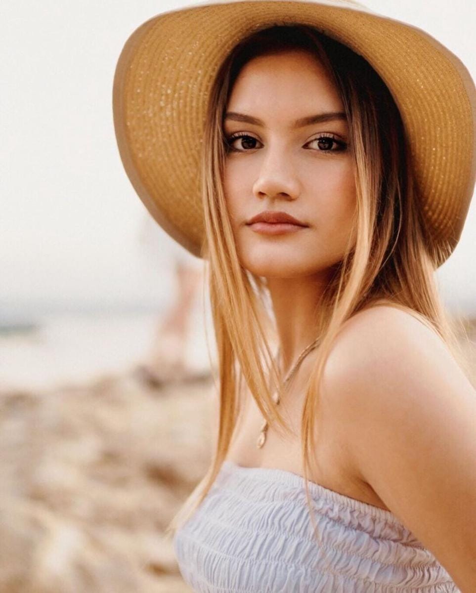 instagram.com/chelseashania