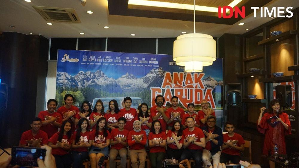 Tokoh asli dan cast film Anak Garuda pada press conference Film Anak Garuda di Epicentrum Walk. 13 Januari 2020. IDNTimes/Anjani Eka Lestari