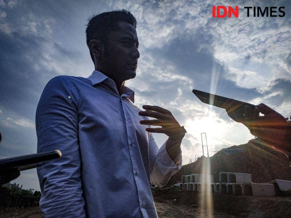 Wakil Bupati Bandung Barat, Hengky Kurniawan meninjau lokasi proyek pembanguan di Kawasan Bandung Utara. (IDN Times/Bagus F)