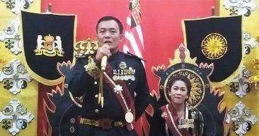 Sinuhun dan Kanjeng Ratu Kerajaan Agung Sejagat saat menggelar acara Wilujengan. (Tangkapan video YouTube.com/Kudaku On Top)