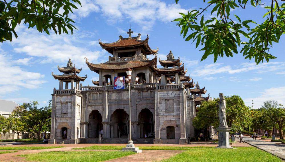 indochinatravelpackages.com