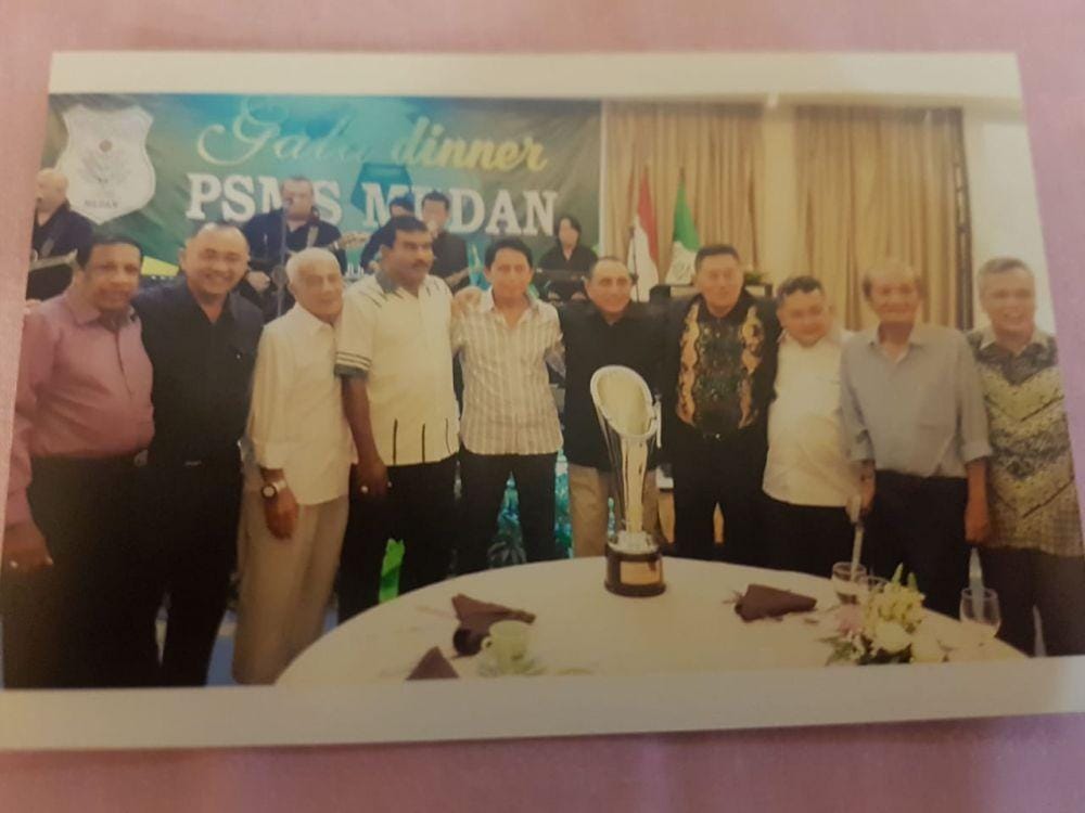 Foto kenangan Sarman Panggabean saat bersama Gubernur Edy Rahmayadi (Dok.IDN Times/istimewa)