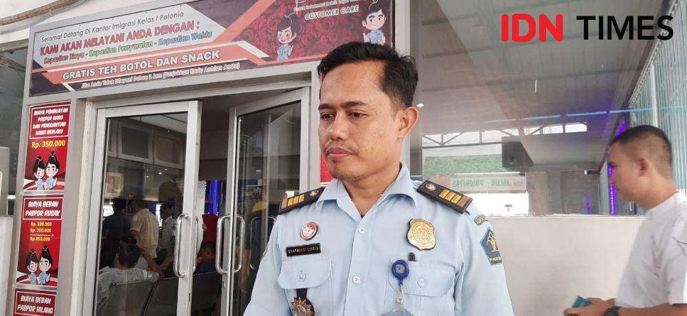 Kepala Tata Usaha kantor Imigrasi kelas I TPI Polonia,Syafriadi (IDN Times/Yurika Febrianti)