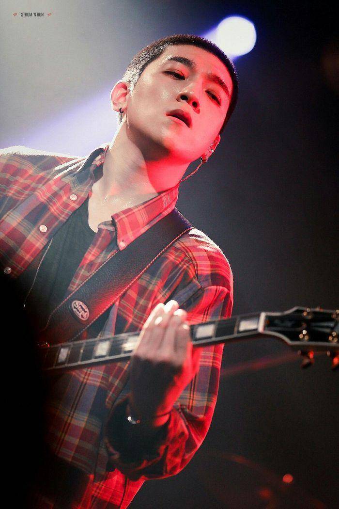 twitter.com/day6hq