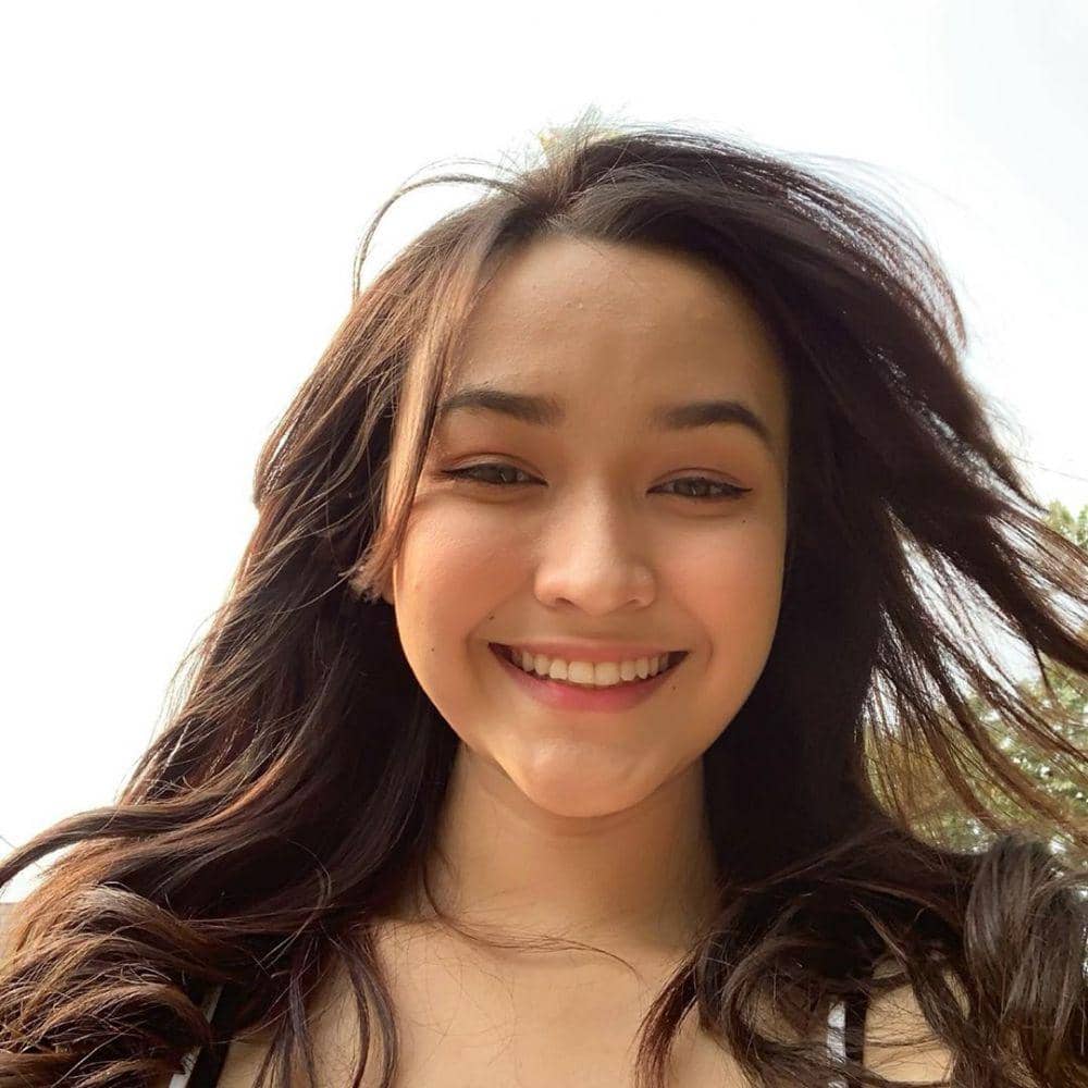 instagram.com/thaniasharland