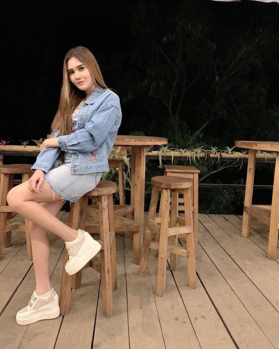 instagram.com/nellakharisma