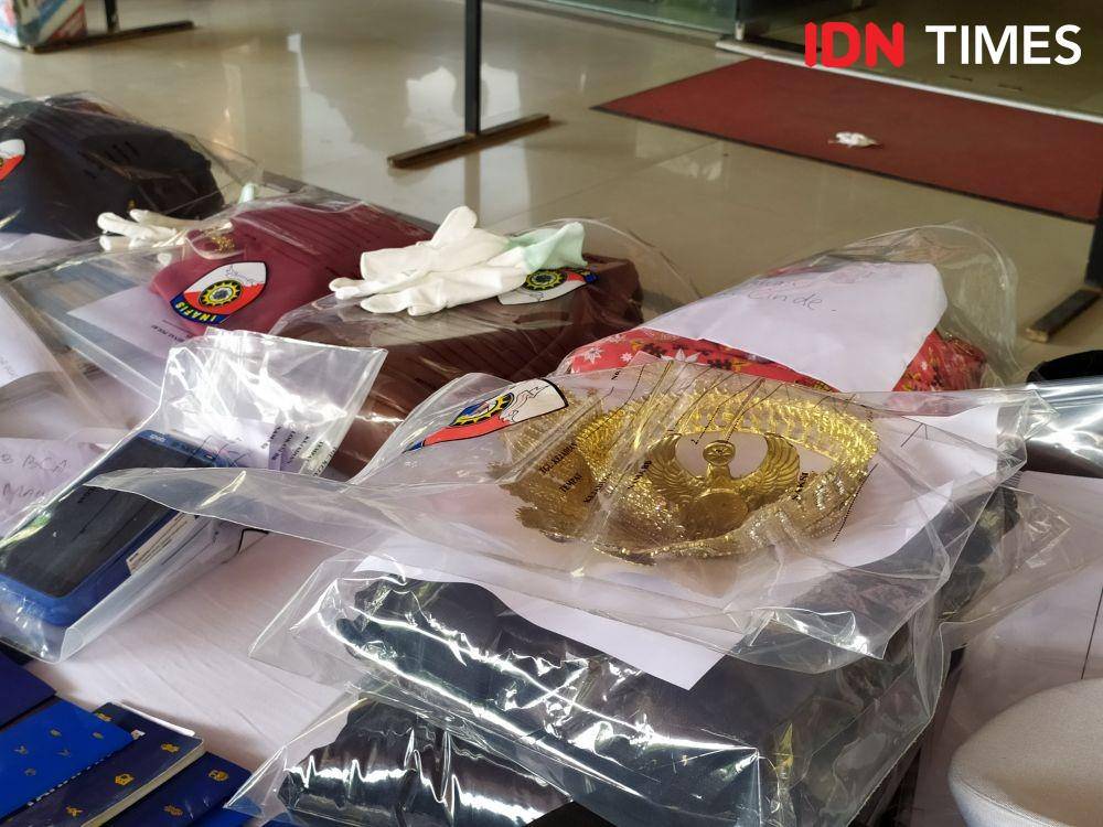 Mahkota milik sang permaisuri Kerajaan Agung Sejagat ikut disita Polda Jateng. (IDN Times/Fariz Fardianto)