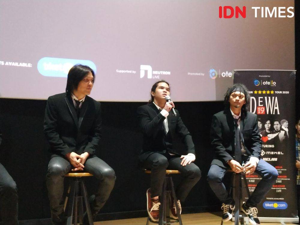 (tengah) Dul Jaelani dalam press conference konser tur Dewa 19 di Jakarta. 15 Januari 2020. IDN Times/Nadia Umara